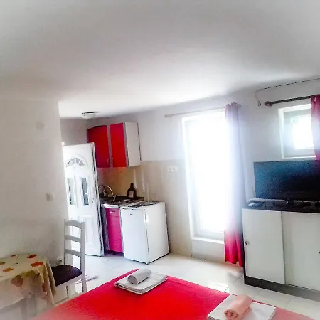 Apartment Apartments Cagalj 1872